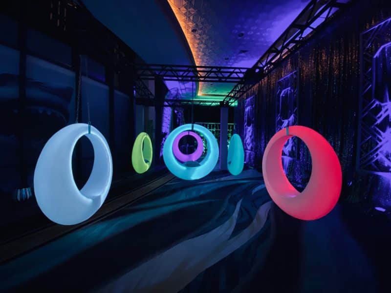 led swings 3