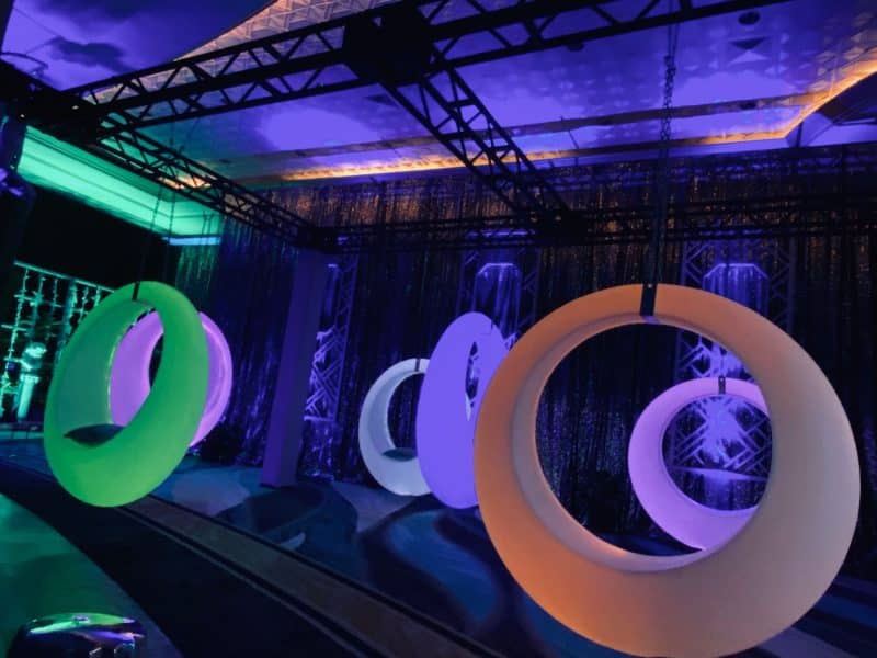 led swings 4